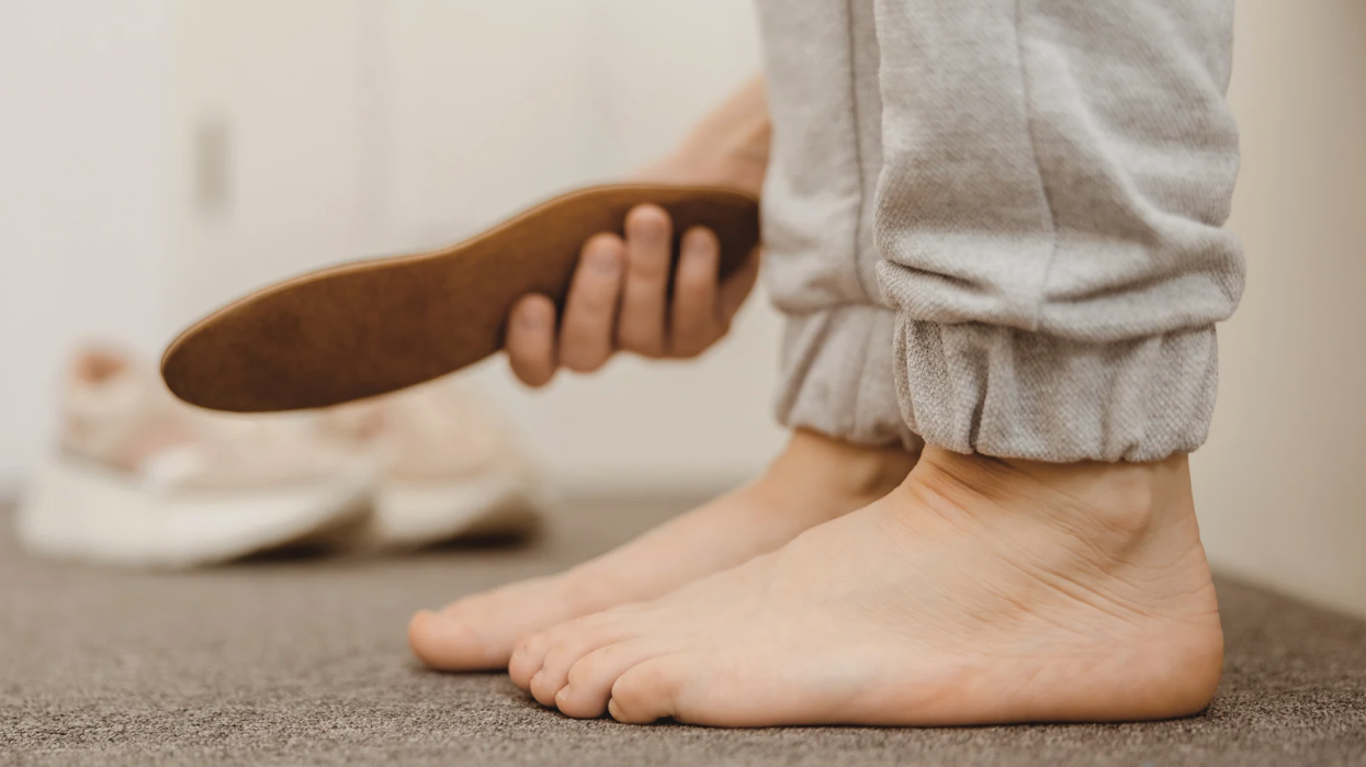 How to Pick the Right Shoes for Flat Feet