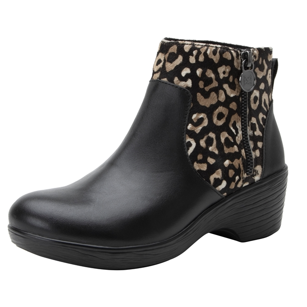 Side View of Women’s Alegria Serina boot in tundra brown – featuring a cushioned removable footbed, side zipper closure, and slip-resistant outsole for versatile wear.