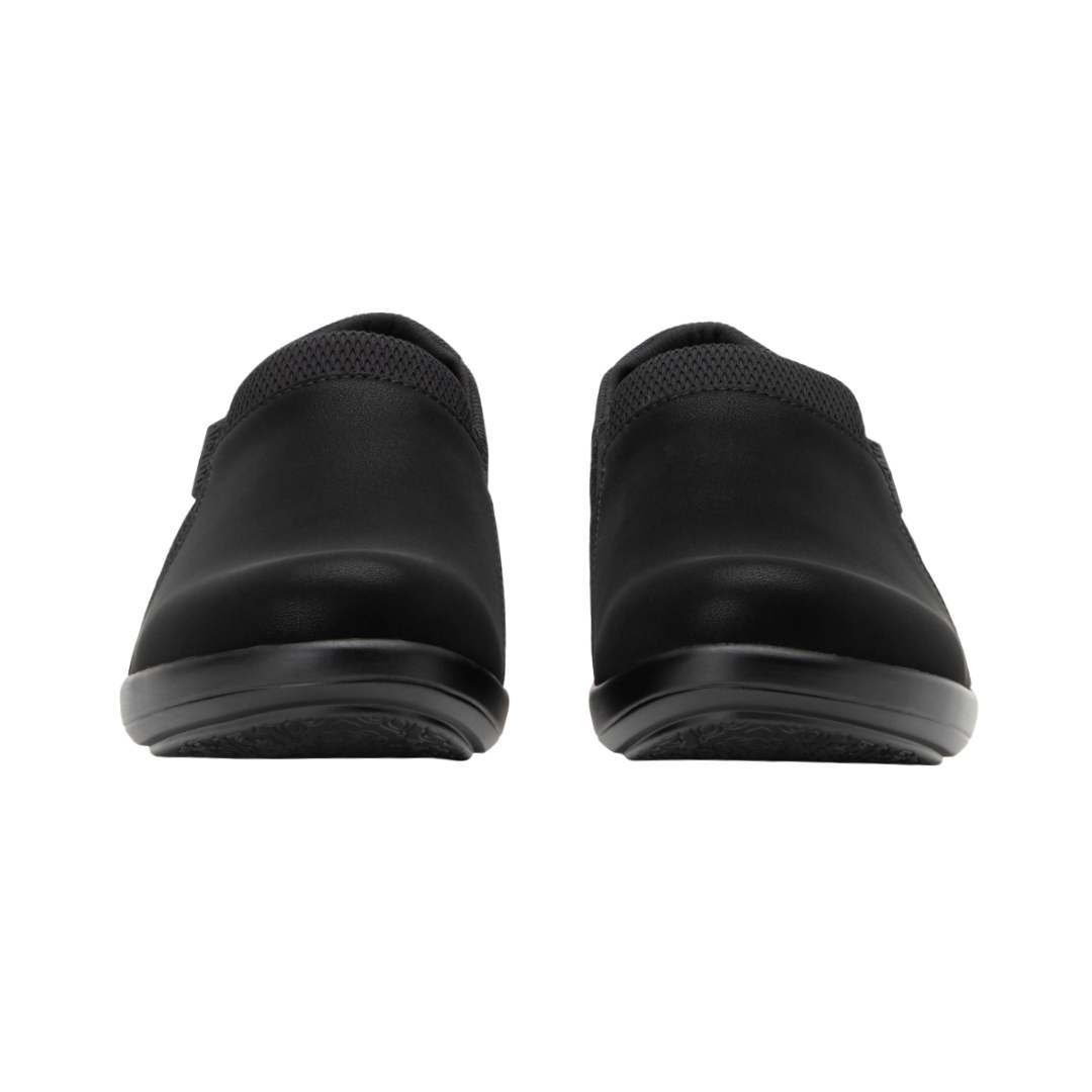 Front View of Women’s Alegria Duette shoe in black – featuring a rounded toe design, smooth upper, and cushioned removable footbed for a secure and comfortable fit.