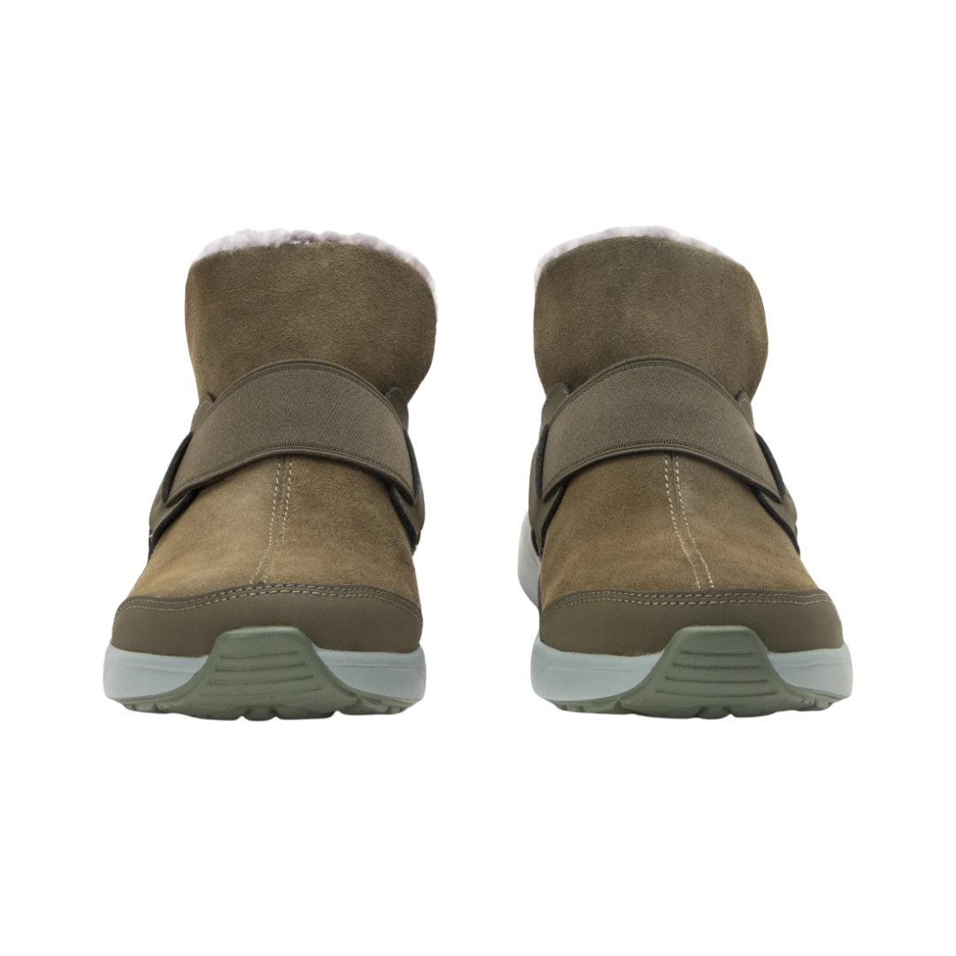 Front View of Women’s Alegria TRAQ Arctiq sneaker in olive – featuring a lace-up design, breathable upper, and cushioned removable footbed for a secure and comfortable fit.