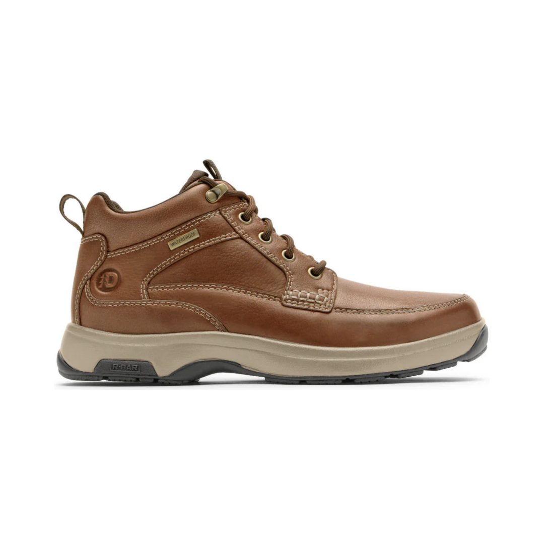 Side View of Men’s Dunham 8000 Mid Waterproof Boot in tan – featuring waterproof leather upper construction, seam-sealed design for weather protection, and mid-cut height for ankle support and joint stability.