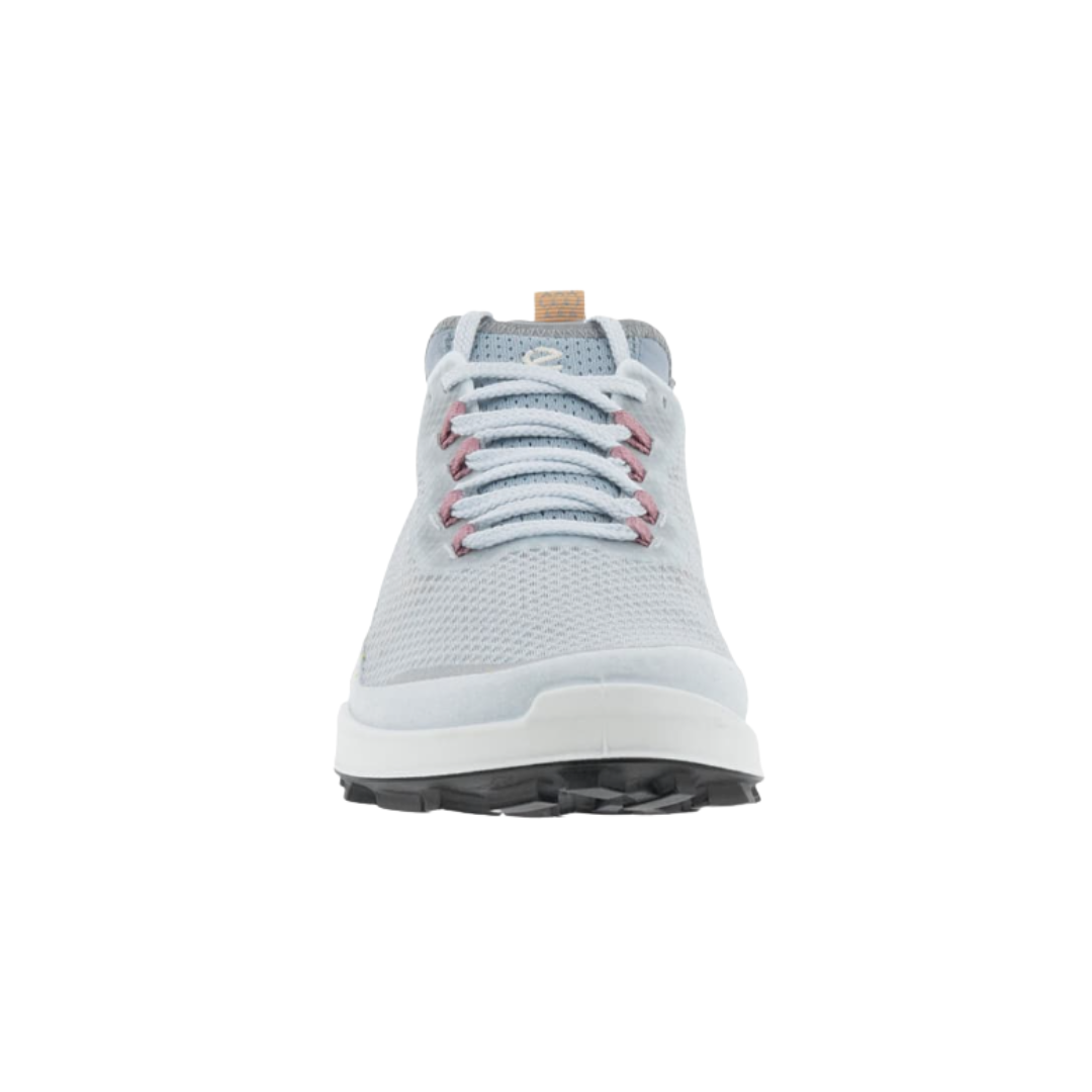 Front View of Women’s ECCO BIOM 2.1 X Country Low Trail Shoe in Air/Shadow White – featuring breathable mesh toe box for ventilation, reinforced toe cap for added protection, and asymmetrical design for anatomical fit.