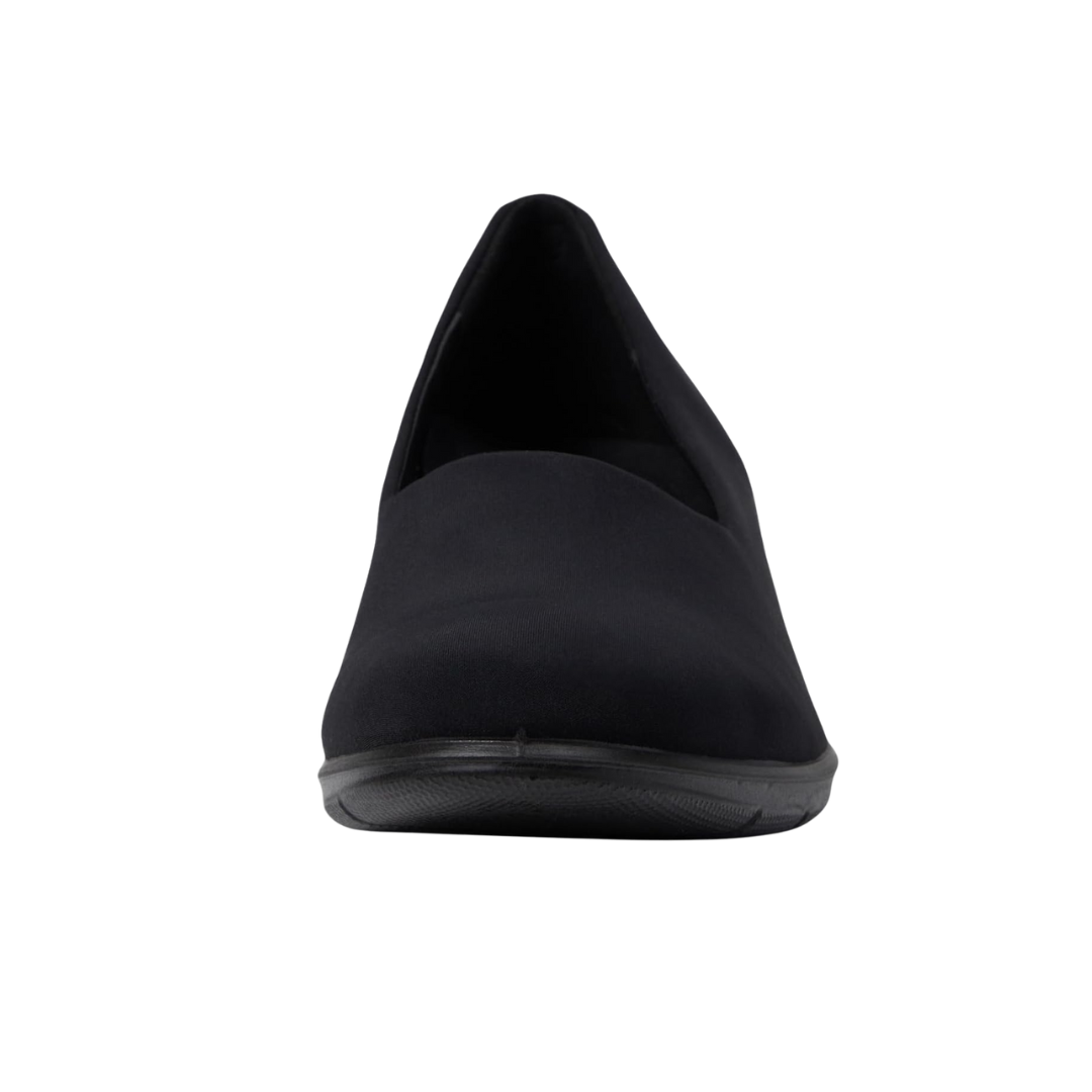 Front view of Women’s Ecco Felicia Stretch slip-on in black – featuring rounded toe with smooth leather finish, soft upper for comfort, and clean design for versatile styling.