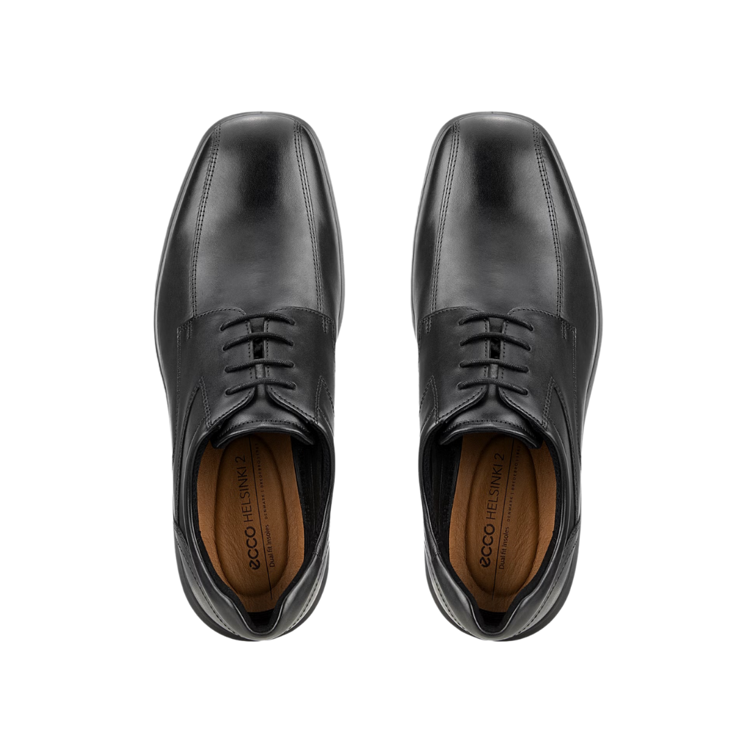 Top view of Men’s Ecco Helsinki 2 Bike Toe Derby shoe in black – featuring padded collar and tongue for comfort, breathable lining to keep feet dry, and traditional lace-up closure for secure fit.