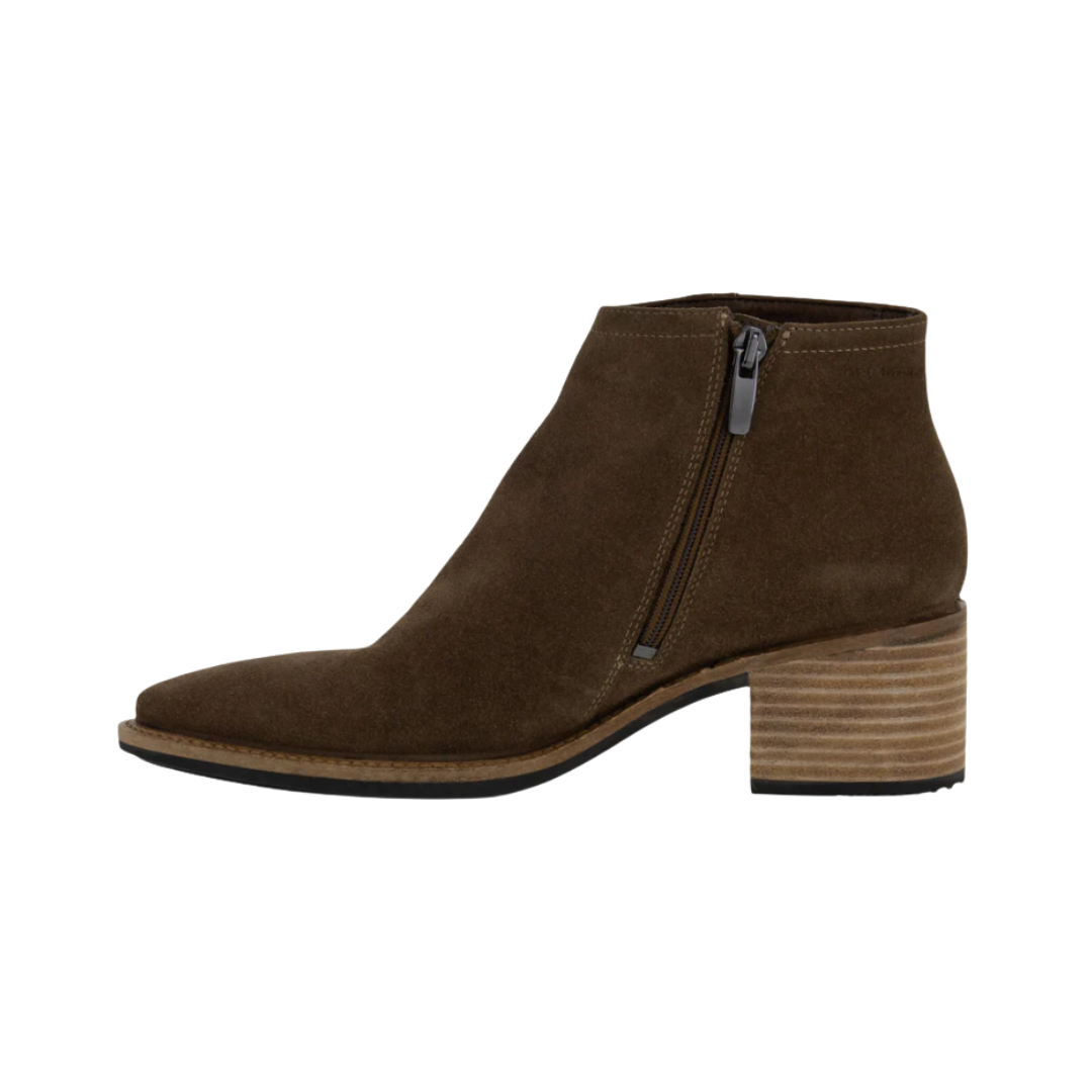 Side View of Women’s ECCO Shape 35 Sartorelle Ankle Boot in Birch – featuring premium leather upper for refined style, 35mm block heel for balanced elevation, and side zipper for easy on and off.