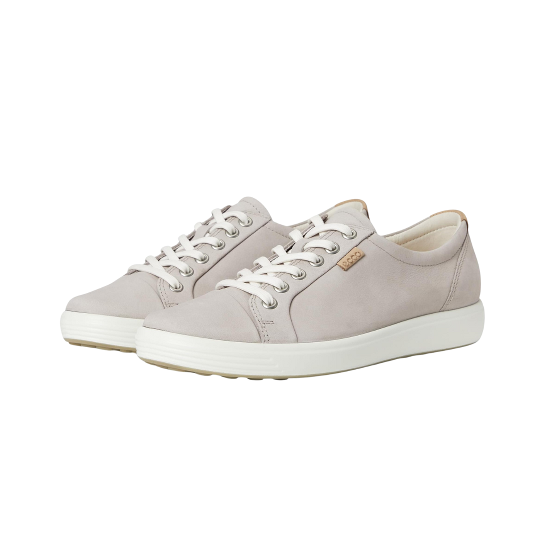 Side view of Women’s Ecco Soft 7 sneaker in grey rose – featuring premium soft leather upper with subtle rose-toned accents for a stylish look, cushioned removable insole for personalized comfort, and lightweight sole for flexible movement.