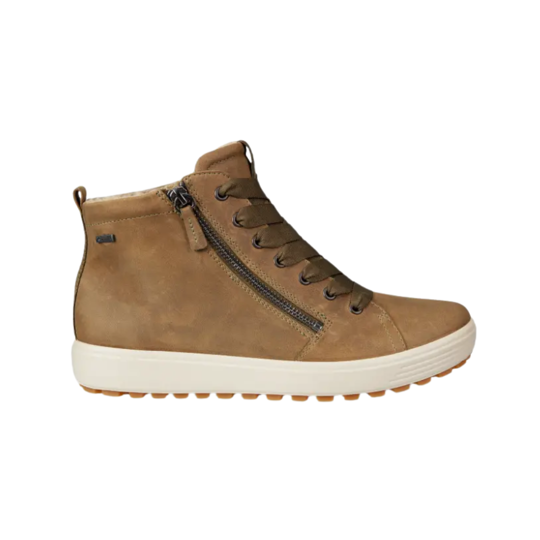 Side view of Women’s Ecco Soft 7 Tred GTX hiking boot in high sage – featuring premium full-grain leather upper for durability and style, GORE-TEX membrane for waterproof and breathable protection, and cushioned midsole for comfort on rugged terrain.