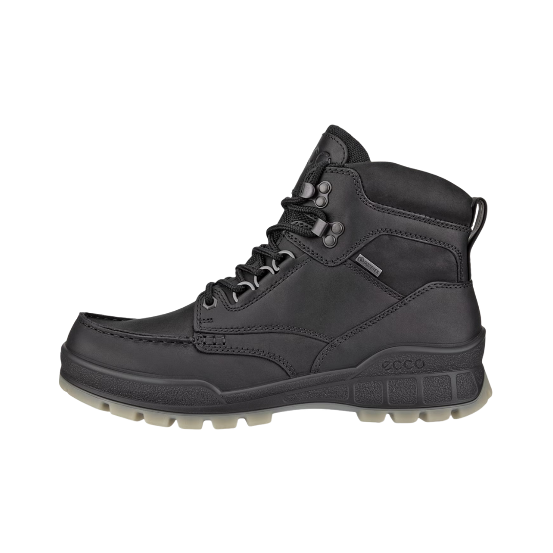 Side View of Men’s ECCO Track 25 Waterproof Boot in Black – featuring full-grain leather upper for durability, GORE-TEX® waterproof lining for breathable protection, and dual-density PU/TPU outsole for rugged traction and long-lasting wear.