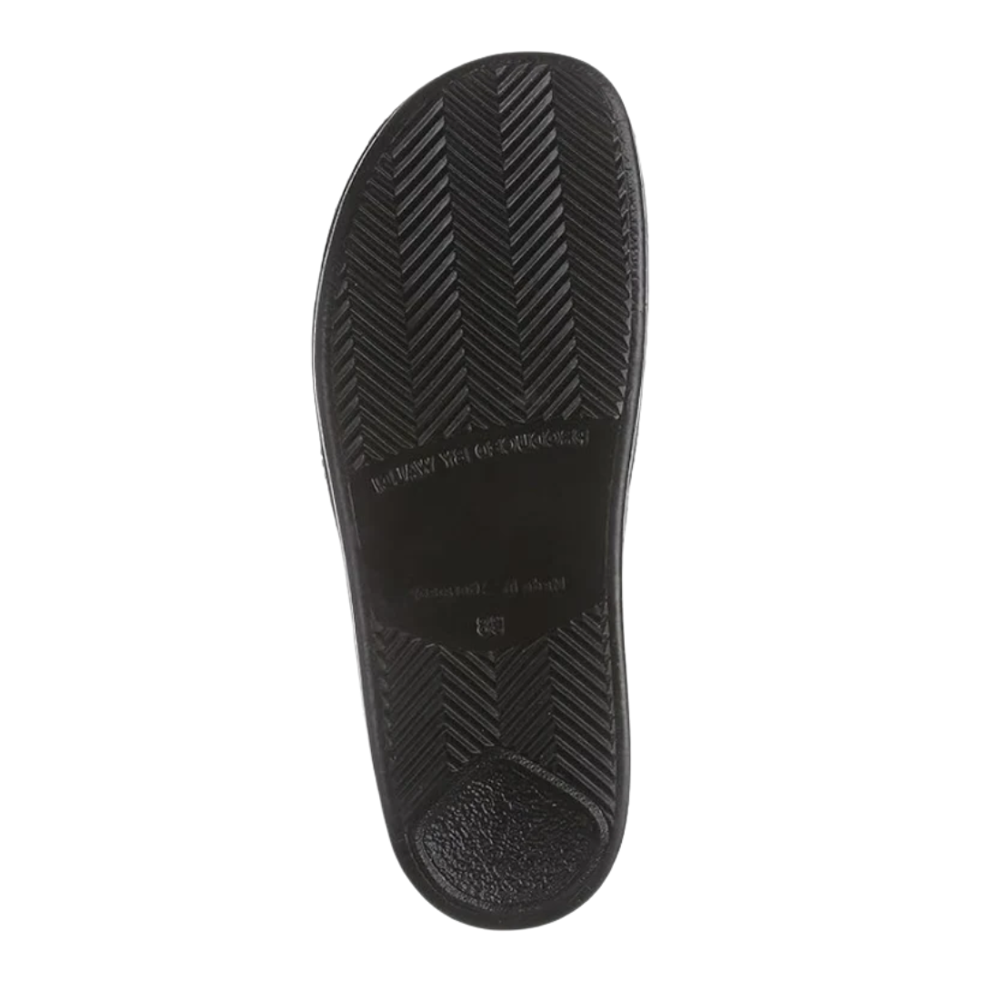Bottom View of Women’s Finn Comfort Baltrum sandal in Black Nappa leather – featuring a flexible polyurethane outsole with slip-resistant tread, slight heel elevation for shock absorption, and hand-stitched construction designed for long-lasting support.