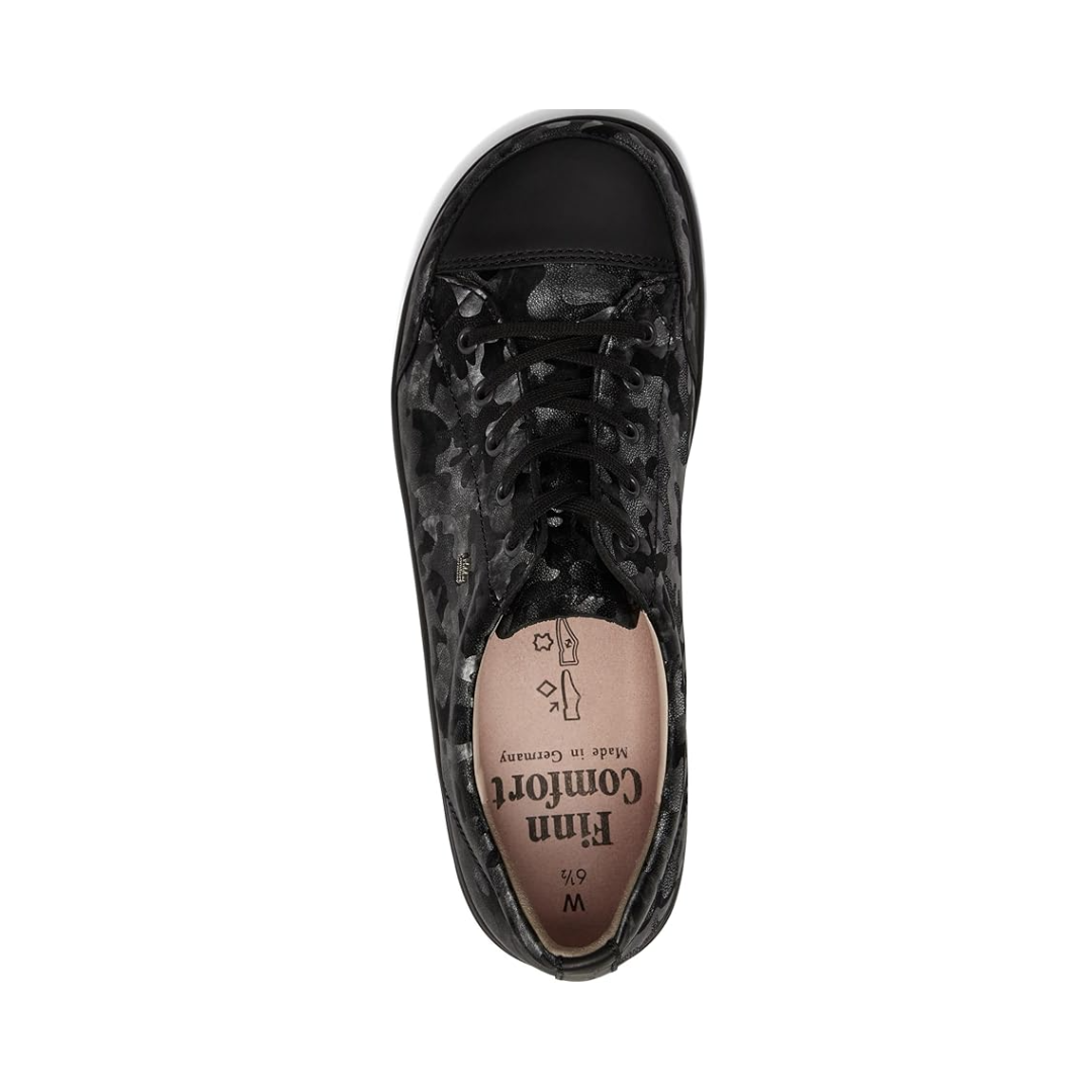 Top View of Women’s Finn Comfort Ikebukuro Nero Schwarz Diva Shoe in Black – featuring smooth leather upper, lace-up closure for adjustable fit, and padded collar for ankle support.