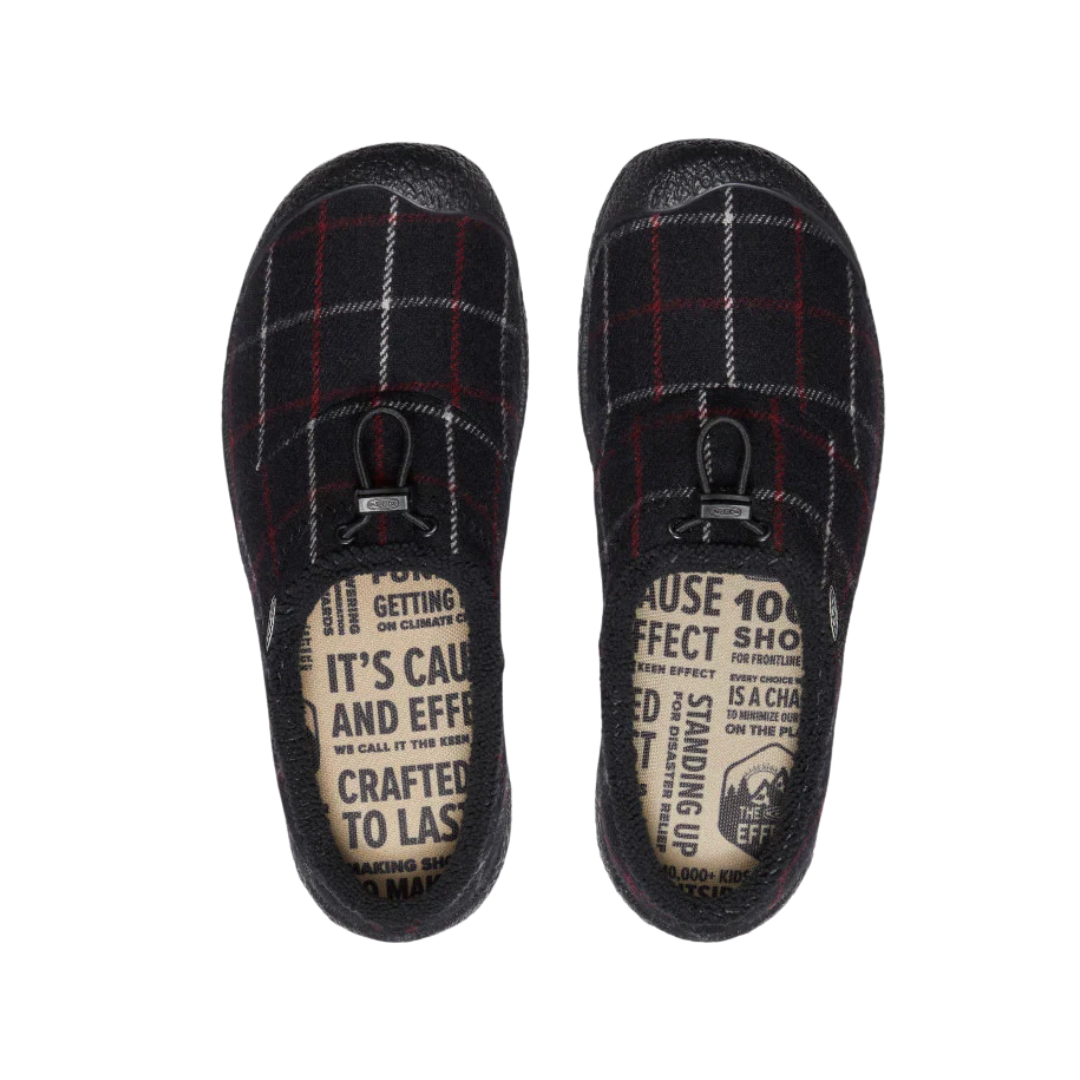 Top view of Women’s Howser III Slide in black plaid – featuring a cozy fleece footbed for plush underfoot feel, wide forefoot opening for easy on and off, and padded upper for snug comfort.