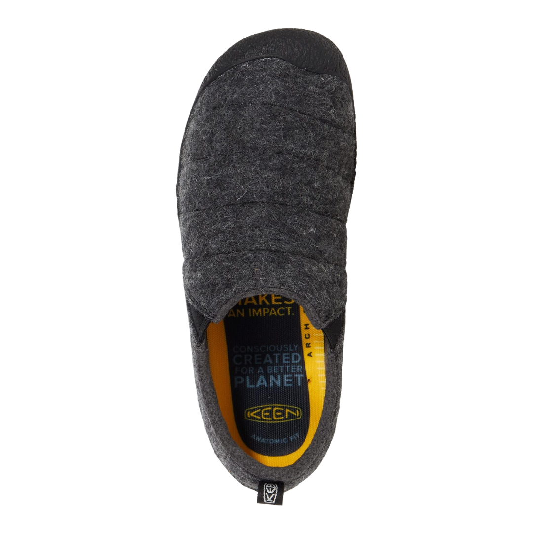 Top view of Women’s Howser II slip-on in grey felt and black – featuring a soft fleece lining for plush warmth, roomy toe box for comfort, and moisture-wicking footbed for dry wear.