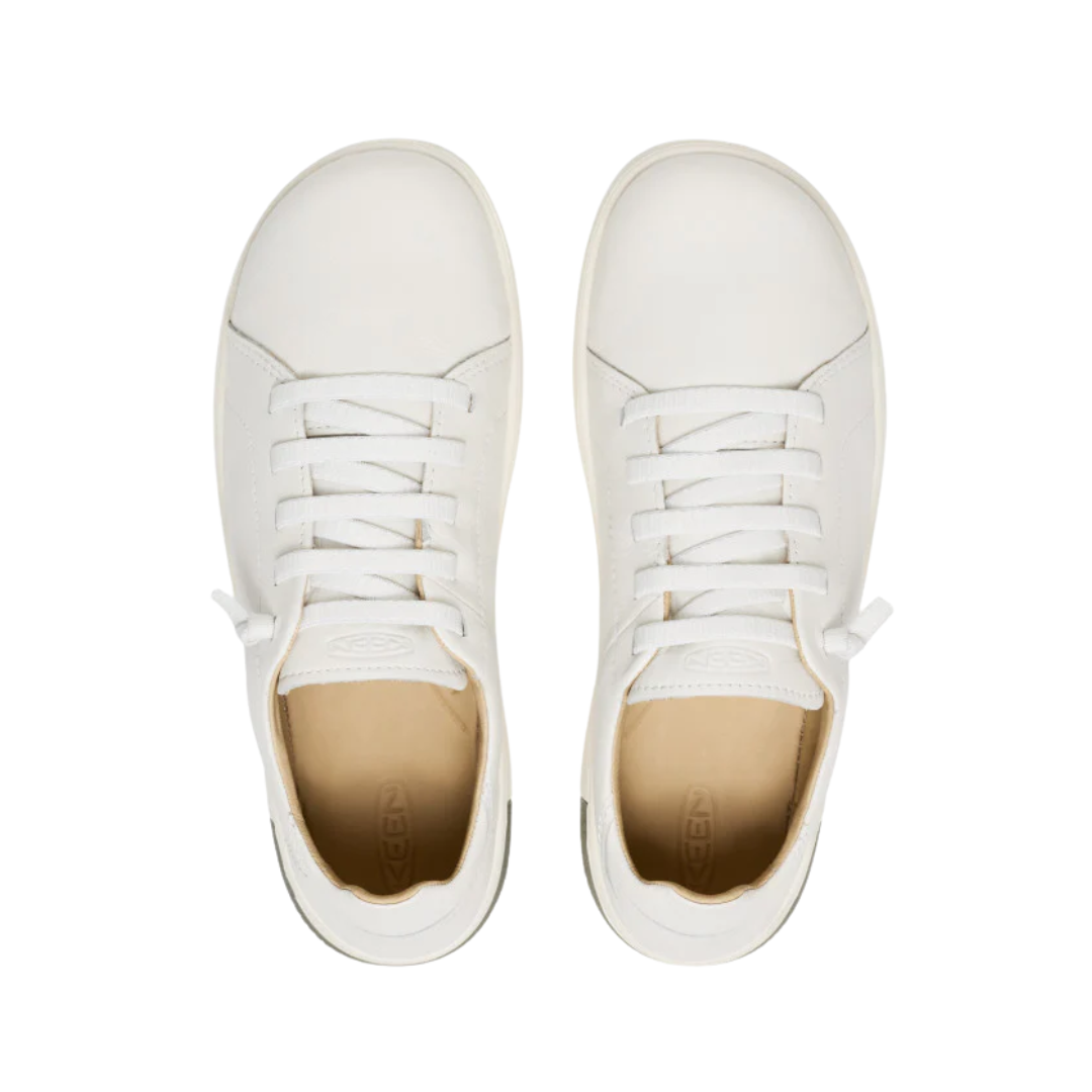 Top view of Men’s KNX Leather Sneaker in star white – featuring a padded collar and tongue for comfort, traditional lace-up closure for a secure fit, and soft textile lining for moisture management.