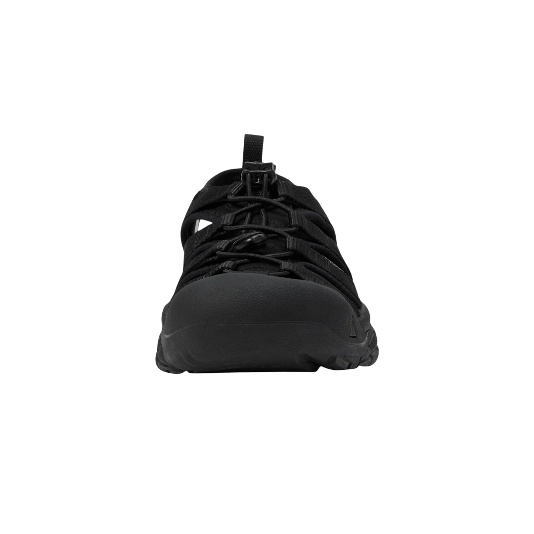 Front view of Women’s Newport H2 sandal in black – featuring reinforced toe guard for protection, open toe for ventilation, and secure bungee lacing for customizable fit.