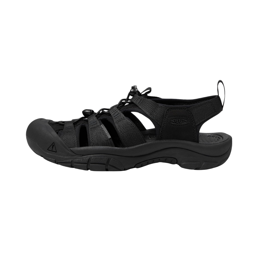 Side view of Women’s Newport H2 sandal in black – featuring quick-dry webbing upper with adjustable bungee lacing for secure fit, protective rubber toe bumper, and cushioned EVA midsole for all-day comfort.