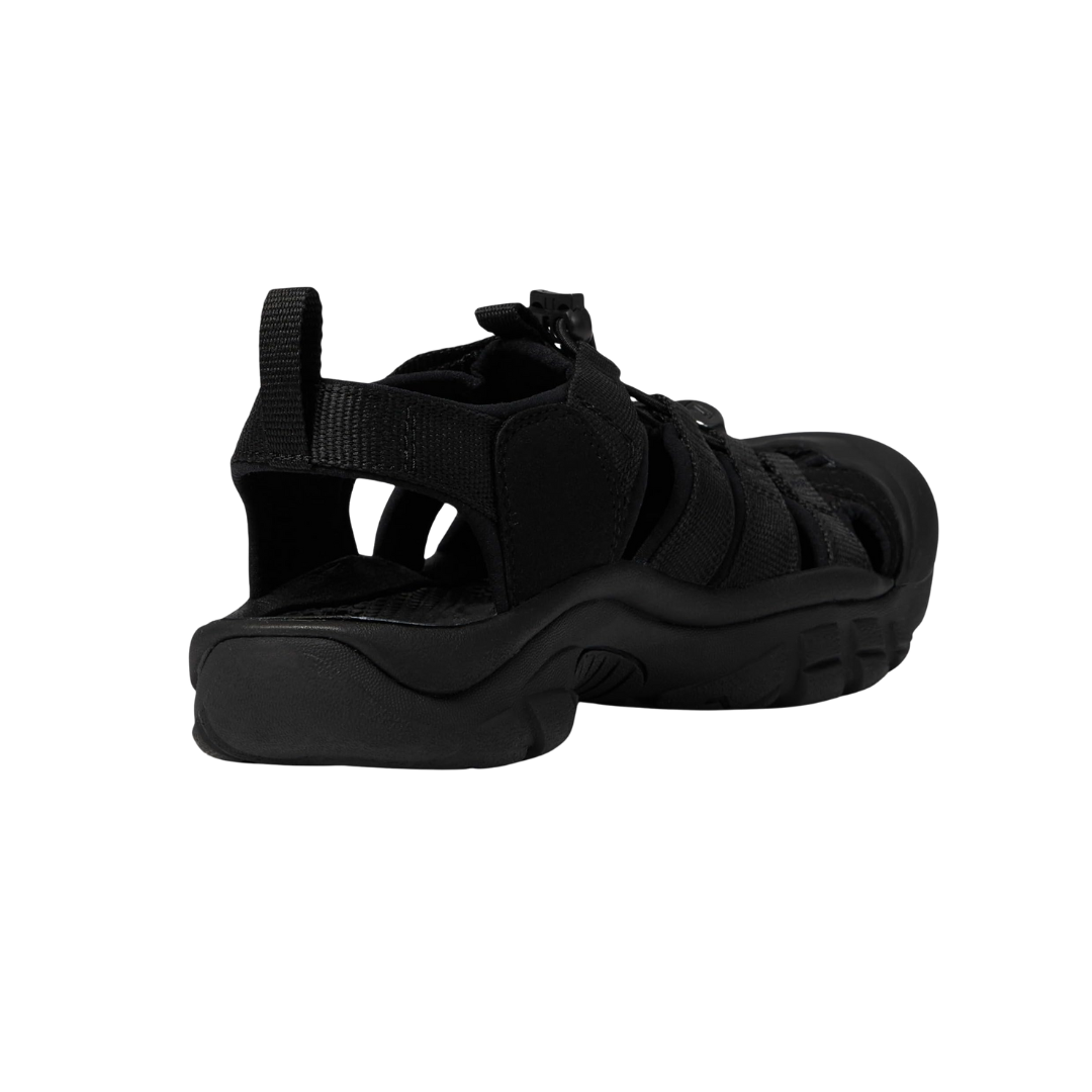 Back view of Men’s Newport H2 sandal in black – featuring adjustable heel strap for a snug fit, heel pull tab for easy on/off, and cushioned heel for comfort during extended wear.