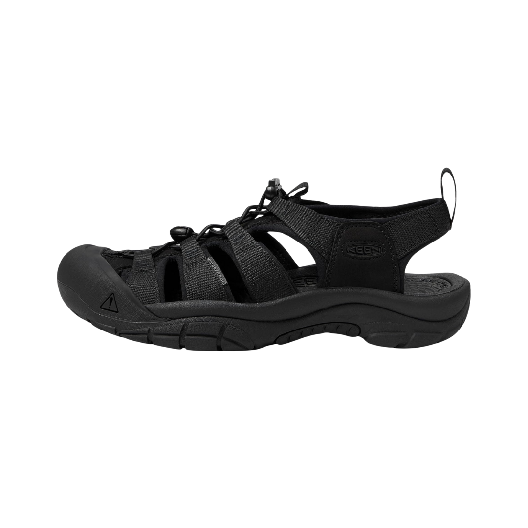 Side view of Men’s Newport H2 sandal in black – featuring quick-dry webbing upper with adjustable bungee lacing for secure fit, protective rubber toe bumper, and cushioned EVA midsole for all-day comfort.