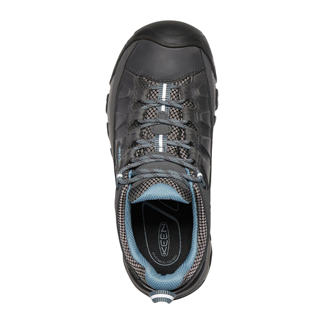 Top view of Women’s Targhee III Low hiking shoe in magnet and atlantic blue – featuring padded collar and tongue for comfort, moisture-wicking lining for dry feet, and secure lace-up closure for locked-in fit.