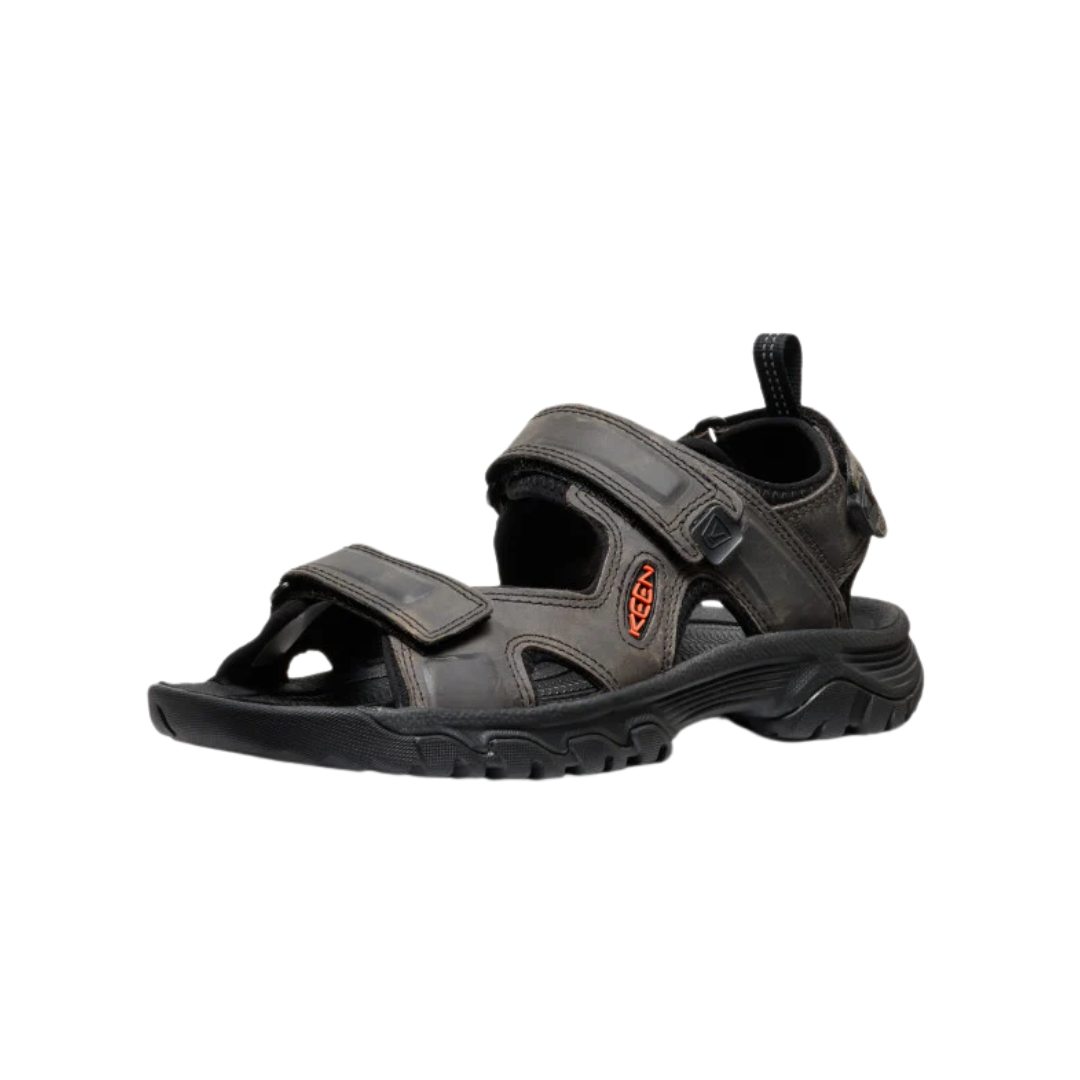 Angled view of Men’s Targhee III Open Toe Sandal in grey and black – featuring a robust outdoor silhouette, reinforced toe bumper for protection, and quick-adjust closures for easy on and off.