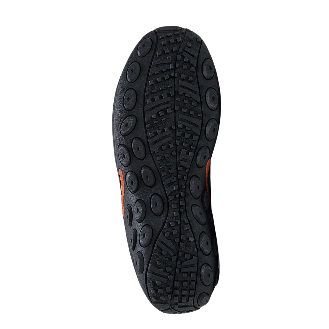 Bottom view of Men’s Merrell Jungle Moc in Gunsmoke – featuring a grippy rubber outsole with multi-directional lugs, heel air cushion for shock absorption, and textured tread for traction on various surfaces.