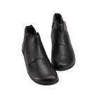 Front View of Women’s Naot Wanaka shoe in black leather – featuring a smooth leather toe, minimal seam design, and slip-on comfort.