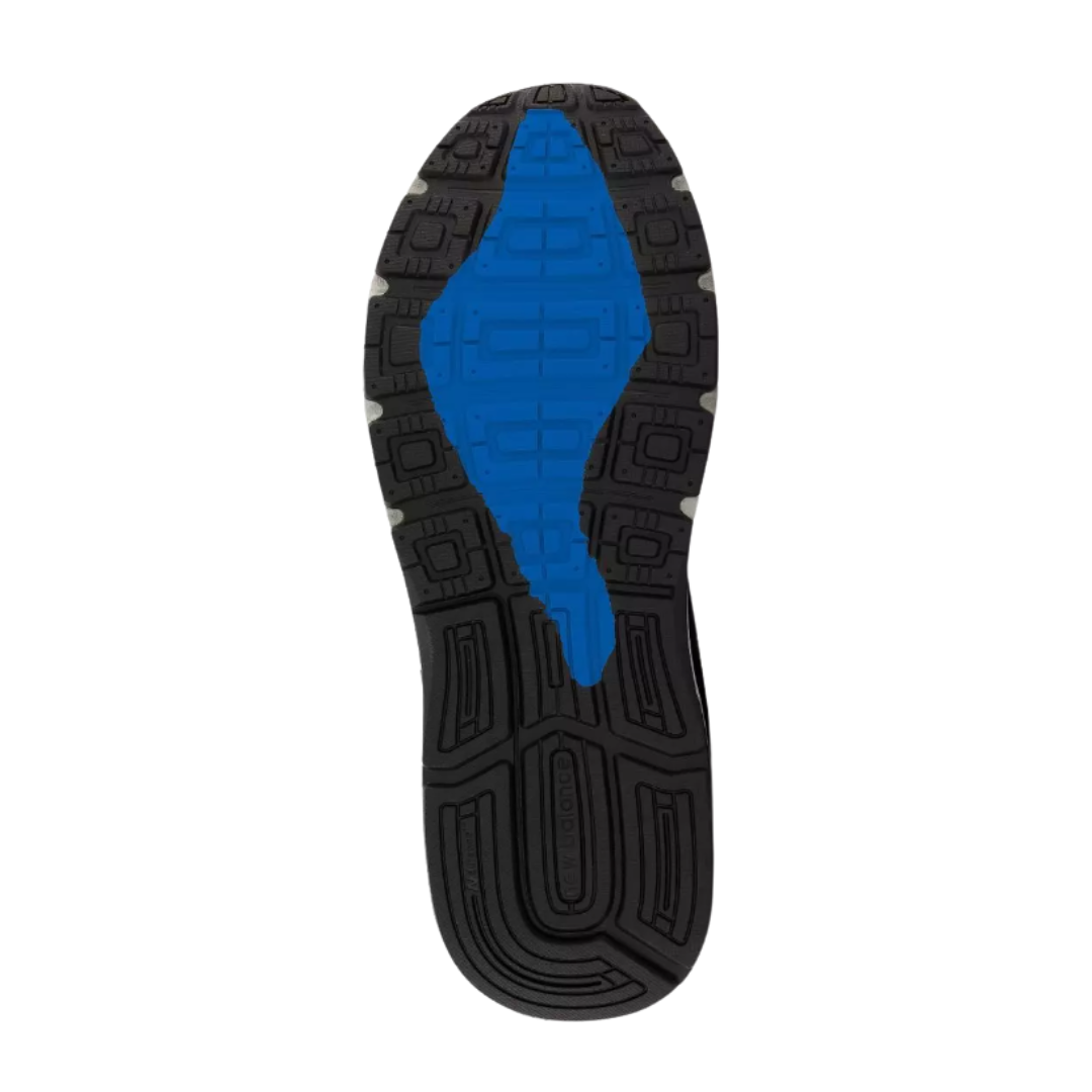 Bottom view of Men’s New Balance 1540v3 walking shoe in marblehead black – featuring a durable rubber outsole, enhanced traction pattern, and ABZORB cushioning for shock absorption.