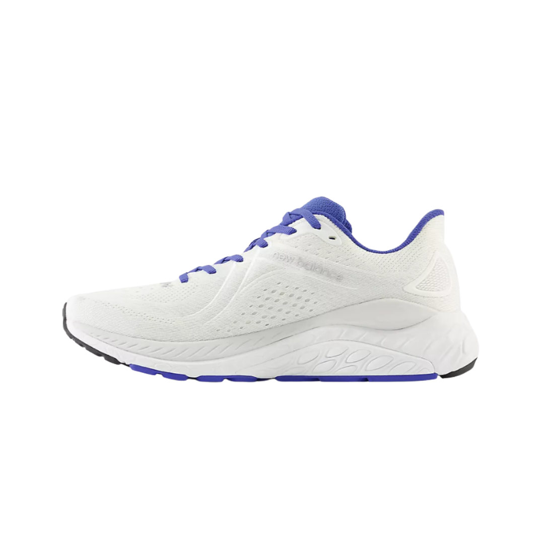 Side View of Men’s New Balance Fresh Foam X 860v13 running shoe in white with marine blue – featuring engineered mesh upper for structured breathability, Fresh Foam X midsole for responsive cushioning, and medial post for enhanced stability.
