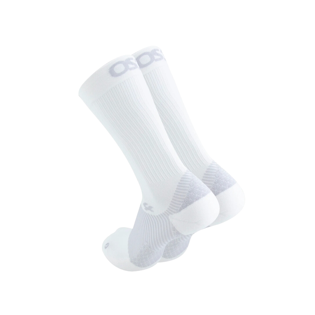 Side view of unisex OS1st Plantar Fasciitis crew socks in white – featuring graduated compression to reduce inflammation, padded sole zones for targeted plantar support, breathable fabric for all-day comfort, and crew length for added stability.
