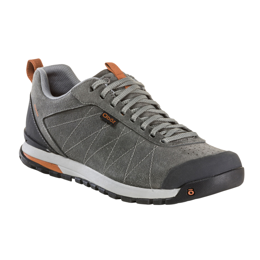 Angled view of Men's Bozeman Low shoe in Charcoal – featuring a modern, recycled textile upper, cushioned midsole, and grippy outsole designed for a smooth transition between urban and outdoor environments.