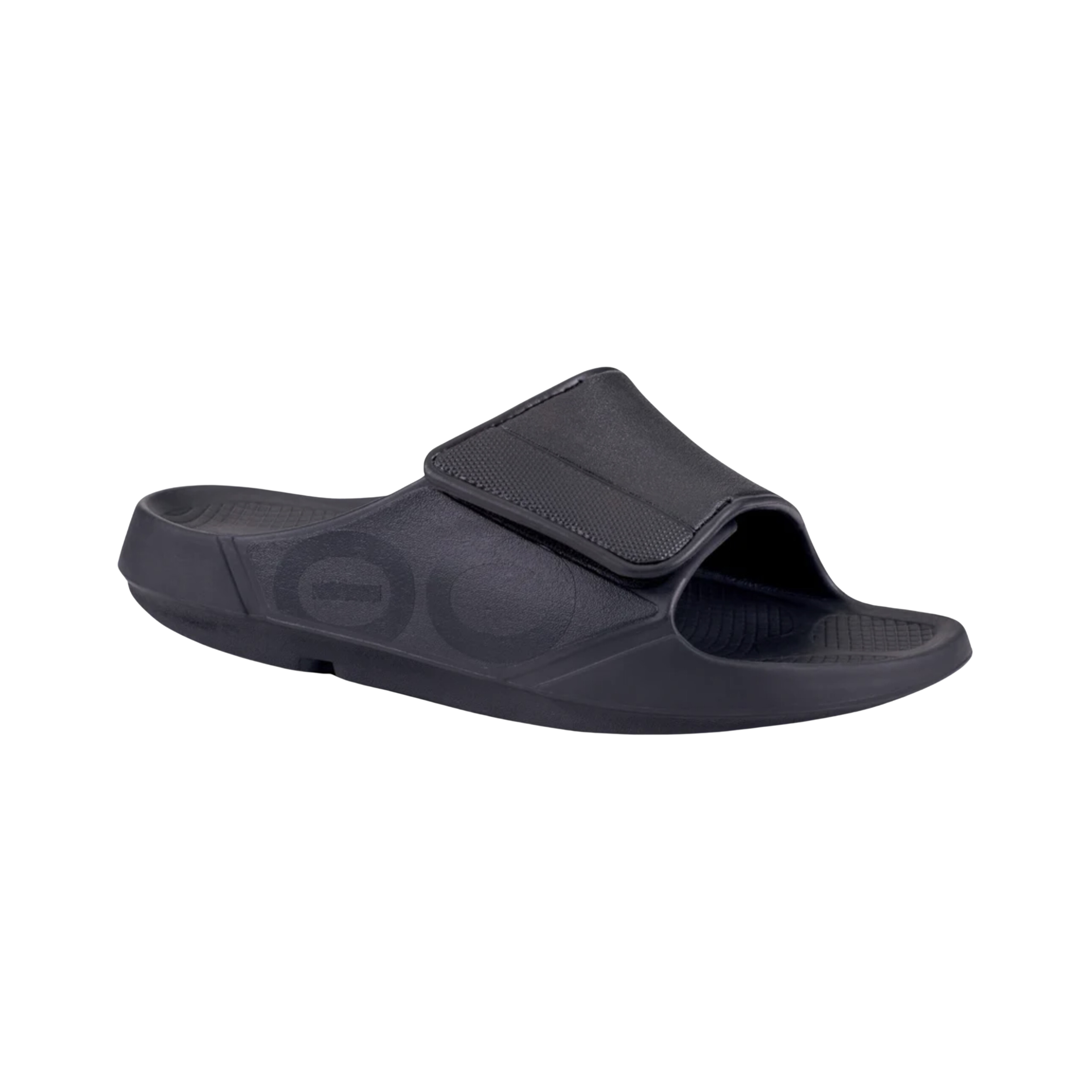 Side view of Men’s Ooahh Sport Flex Sandal in matte black – featuring an adjustable synthetic strap, patented OOfoam™ midsole for 37% more impact absorption than traditional foam, biomechanically designed footbed, and sleek recovery-focused slide profile.