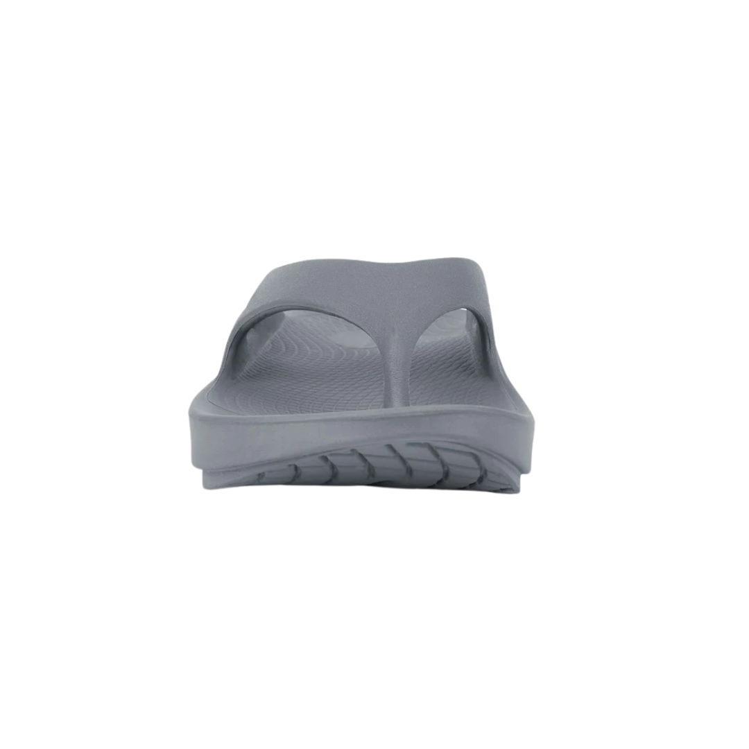 Front view of Women’s OOFOS OOriginal Sandal in slate – featuring a soft thong-style strap, smooth toe post, anatomically molded footbed, and minimalist design with a matte slate finish for understated comfort.