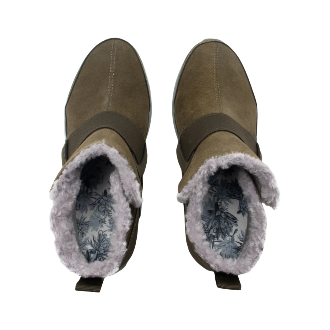 Top View of Women’s Alegria TRAQ Arctiq sneaker in olive – featuring a cushioned removable footbed, breathable upper, and lace-up design for a secure fit.