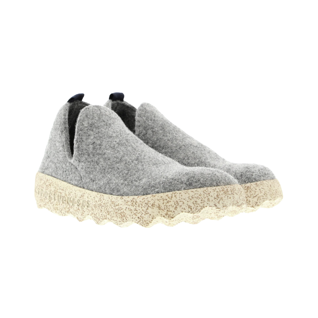 Side view of Asportuguesas City in Concrete Tweed – featuring a cozy wool-blend upper in grey tweed, cork and rubber outsole for eco-conscious comfort, and a slip-on profile designed for versatile indoor-outdoor wear.