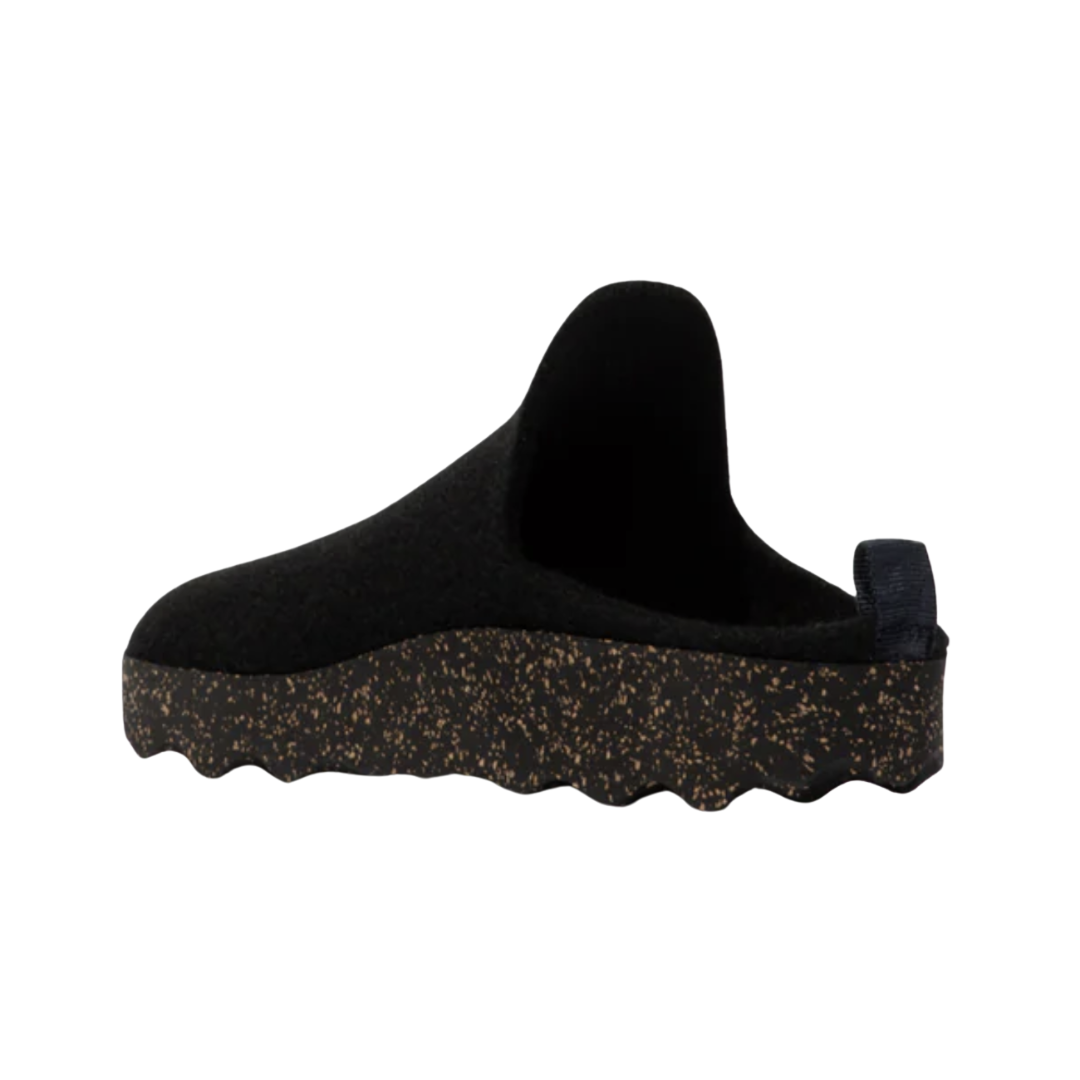 Angled view of Asportuguesas Come in Black – featuring a warm, wool upper, slip-on construction with stretch gore, cork-infused sole for lightweight comfort, and a sustainable, fashion-forward silhouette.
