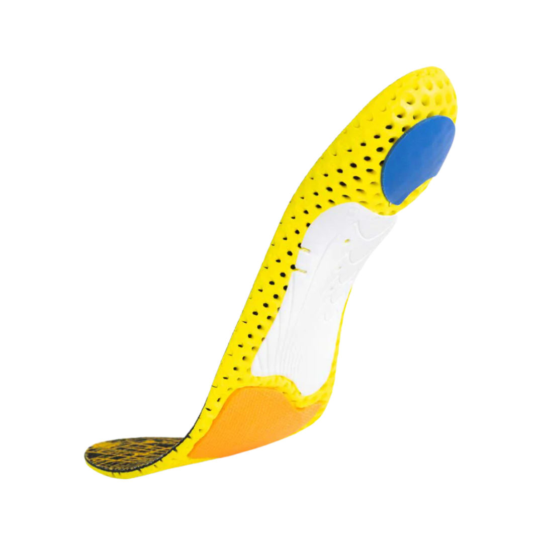 Angled view of Currex RunPro Medium Profile Insole in Yellow – featuring a multilayer construction with energy-returning cushioning, a flexible arch platform, and heel stabilization for enhanced gait efficiency.