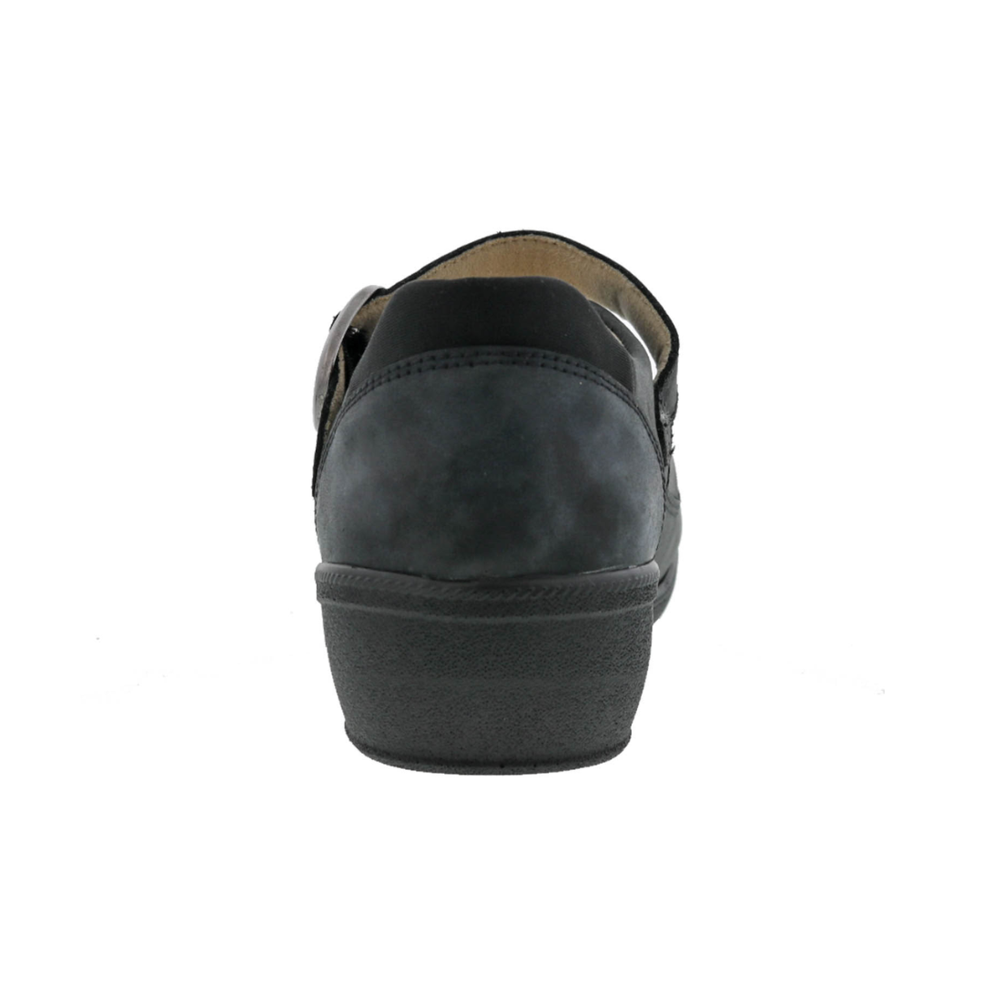 Back view of Women’s Drew Jillian casual shoe in black leather – featuring a padded heel collar, reinforced heel counter, and subtle seam details.