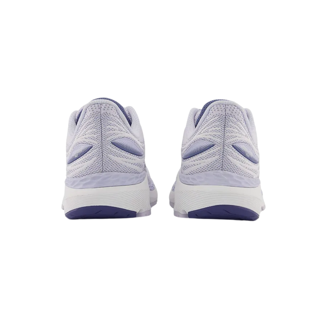 Bottom view of Women’s New Balance Fresh Foam X 860v12 in White – featuring a durable rubber outsole with strategic tread patterns for reliable traction on various surfaces.
