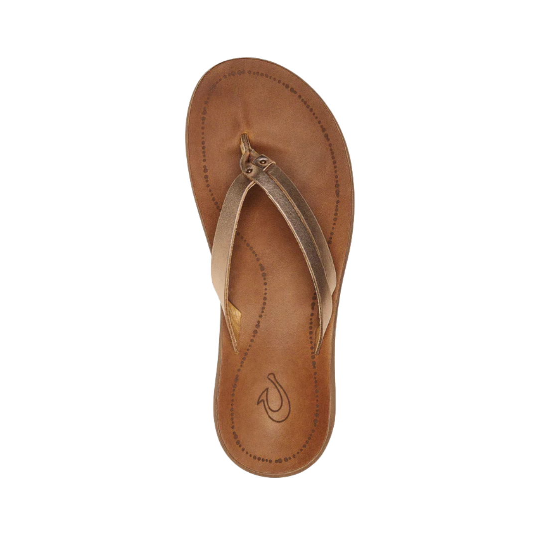 Top View of Women’s Olukai Kapehe Luana sandal in bubbly sahara – featuring soft leather straps, contoured footbed support, and an open-toe design for a breathable fit.